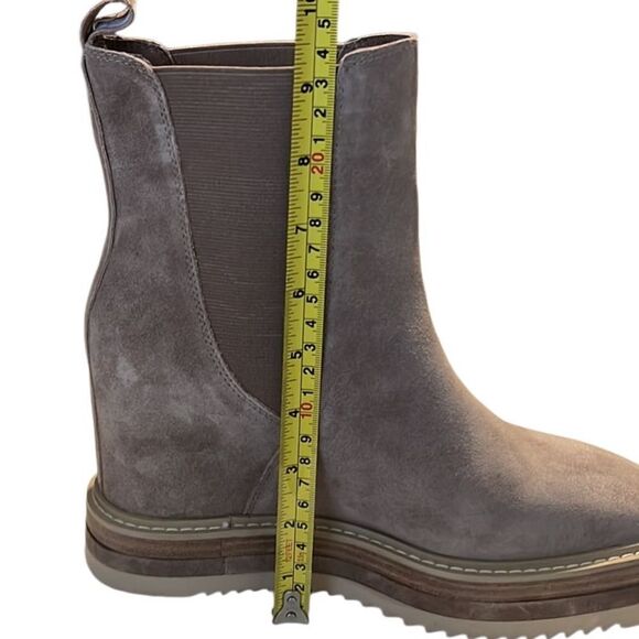 Vince Camuto Omassa Taupe Suede Pull On Boots Size 8.5 - Picture 8 of 11